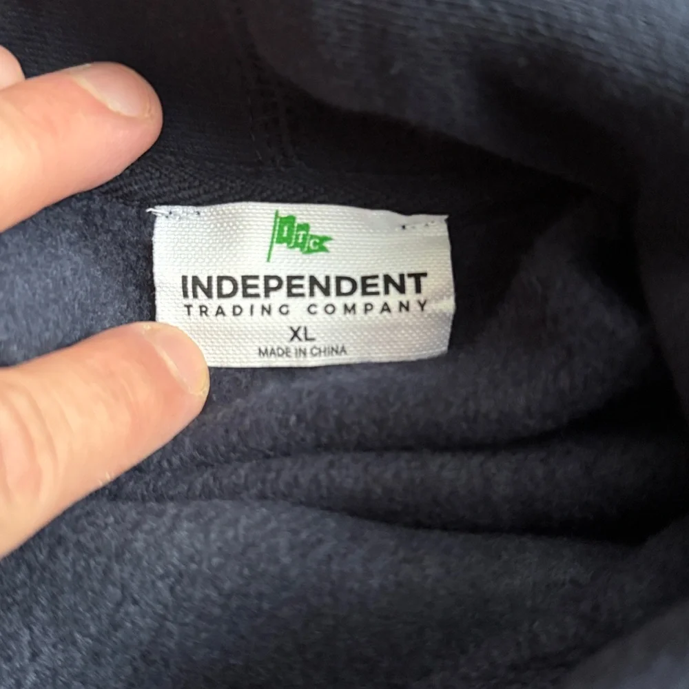 Legendary Howard U. Navy Hoodie, men’s XL - Picture 3 of 4
